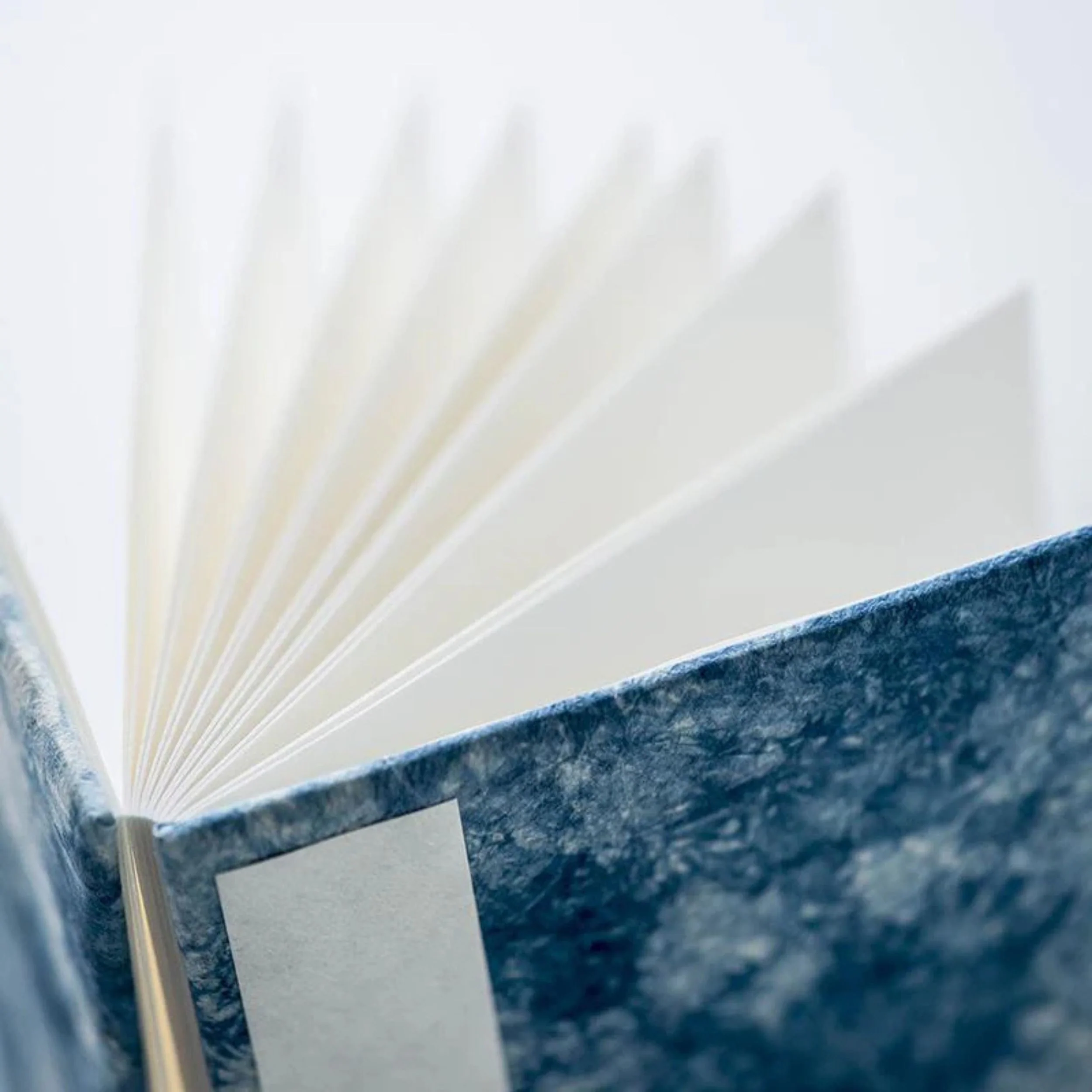 Orihon Indigo Dyed Accordion Goshuin Book - Indigo Fade Wash - Image 3